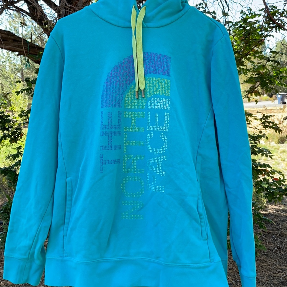 Hooded sweatshirt with pockets